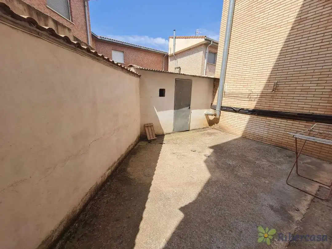 Vista exterior de Casa adosada en venda en Ribaforada amb Aire condicionat, Calefacció i Terrassa