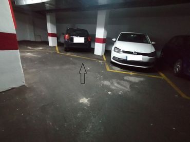 Einzelparkplatz mit Aufzug zur Miete in Calle Pintor Cabrera 17