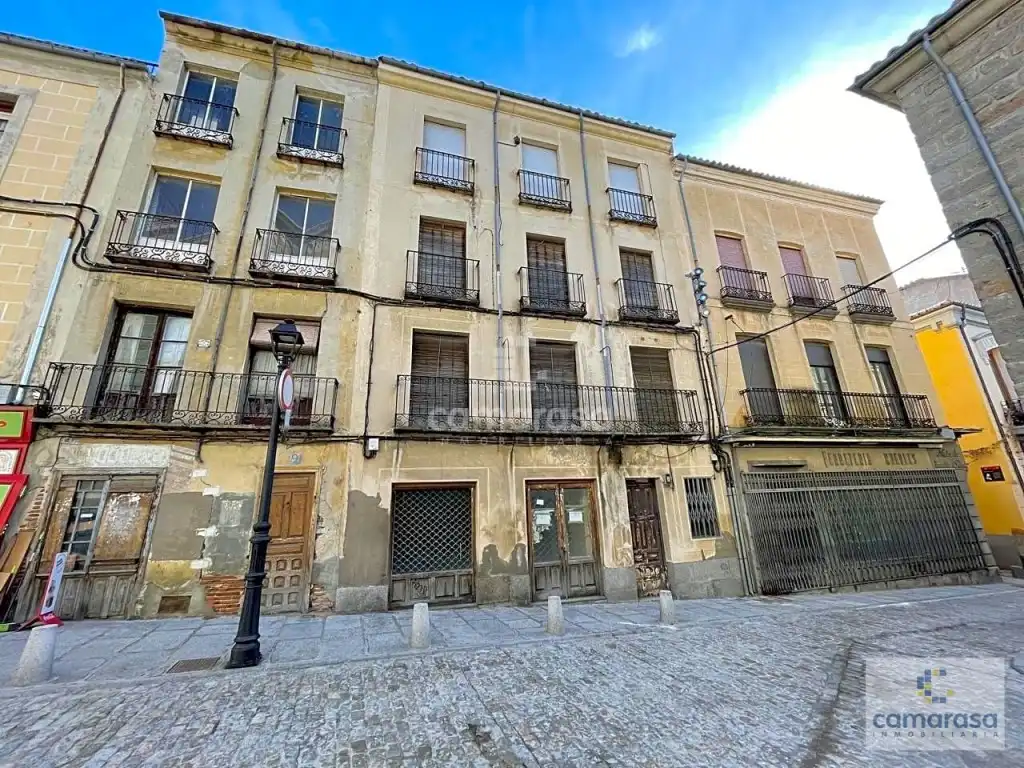 Vista exterior de Edifici en venda en Ávila Capital