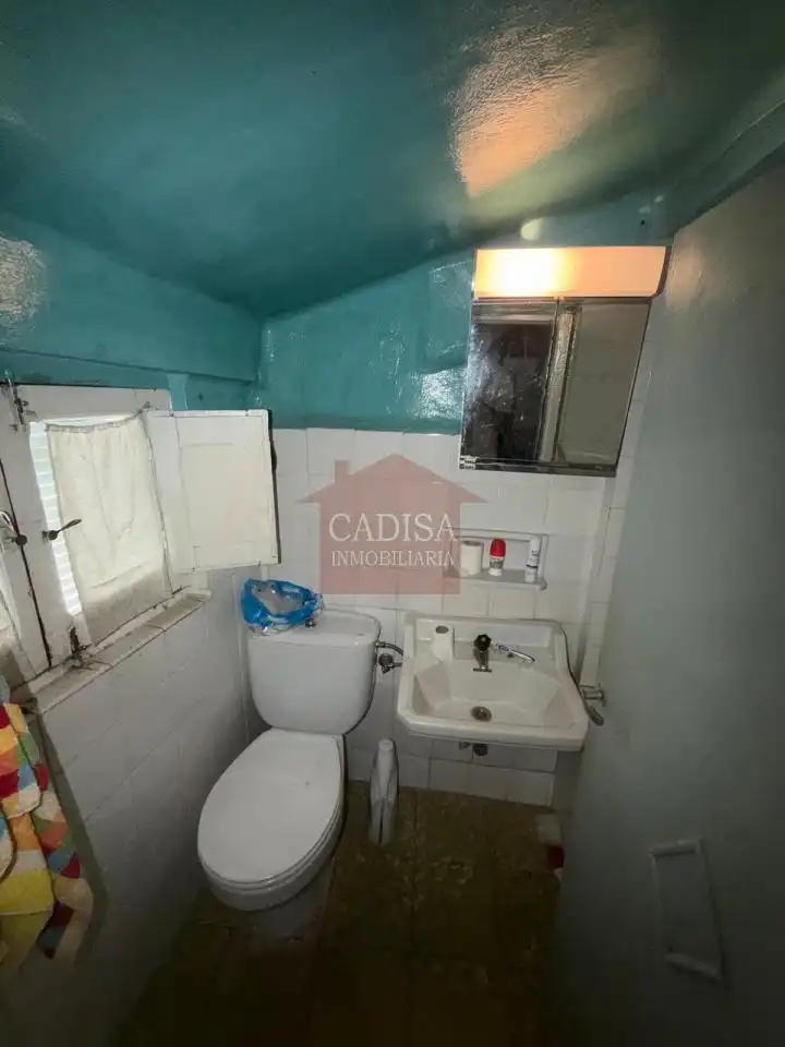 Bathroom of Houses for sale in Miranda del Castañar