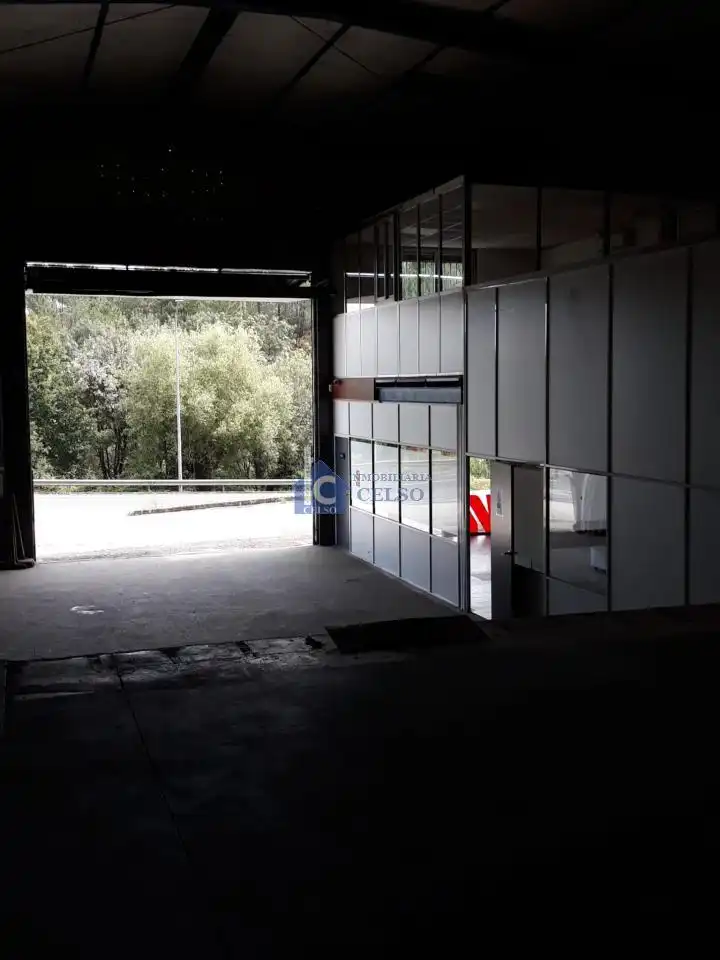 Nau industrial de lloguer en San Cibrao das Viñas