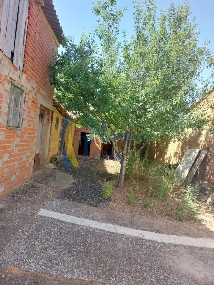 Vista exterior de Casa o xalet en venda en Villabraz amb Jardí privat