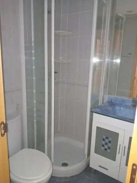 Bathroom of Flat for sale in Madrid  with Storage room