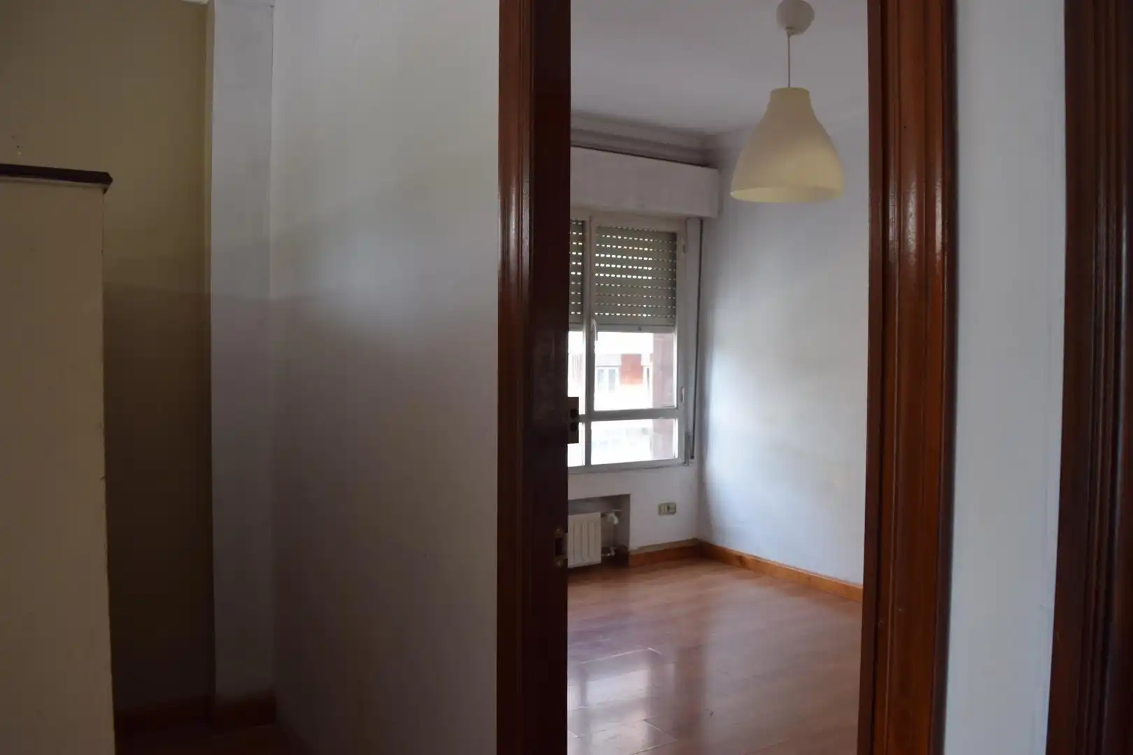 Dormitori de Pis en venda en Oviedo  amb Calefacció, Parquet i Traster