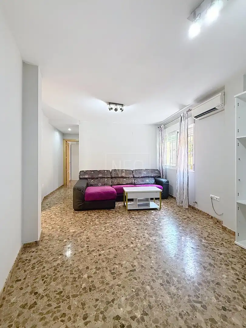 Sala d'estar de Planta baixa en venda en Las Gabias amb Aire condicionat