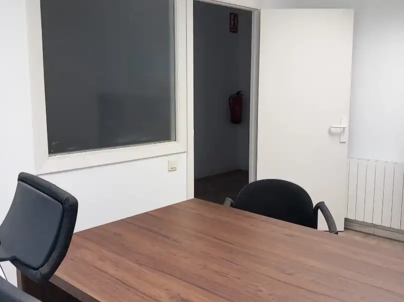Oficina de lloguer en Mollerussa amb Aire condicionat, Calefacció i Moblat