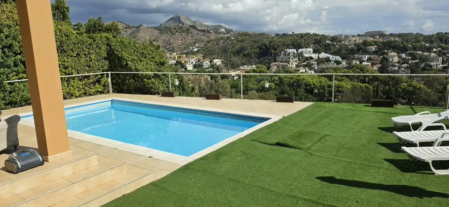 Swimming pool of Houses for sale in Este