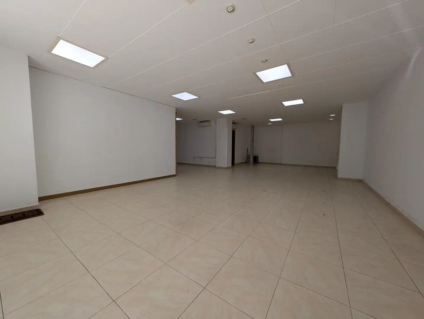 Commercial properties for rent in Mataró  with Air Conditioner