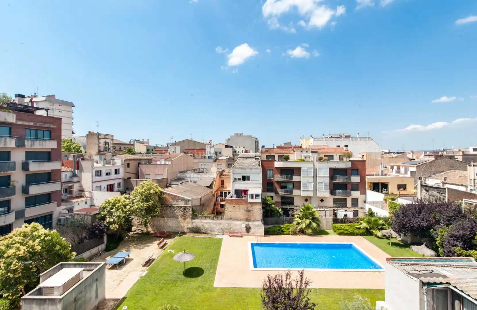 Piscina de Dúplex en venda en Vilafranca del Penedès amb Aire condicionat, Calefacció i Jardí privat