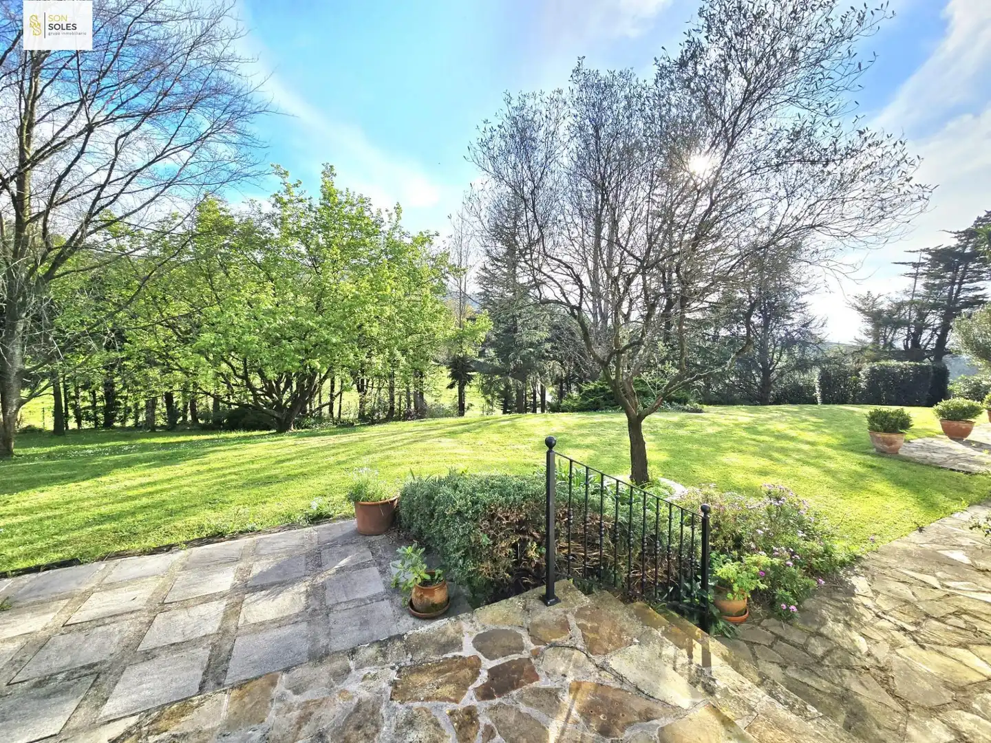 Jardí de Casa o xalet en venda en Villaescusa (Cantabria) amb Jardí privat, Terrassa i Traster