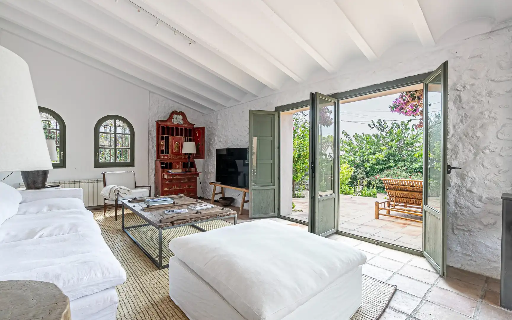 Wohnzimmer von Country house zum Verkauf in Torrelles de Foix mit Heizung, Privatgarten und Terrasse