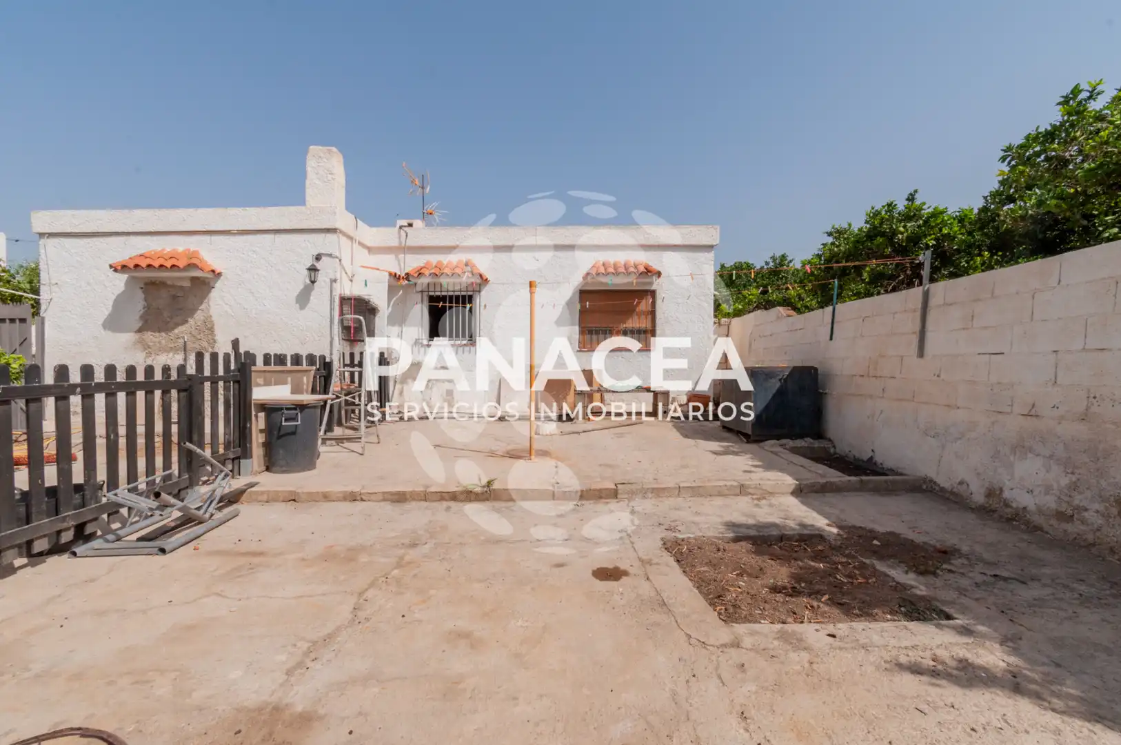 Casa o xalet en venda en Pechina amb Jardí privat, Piscina i Moblat