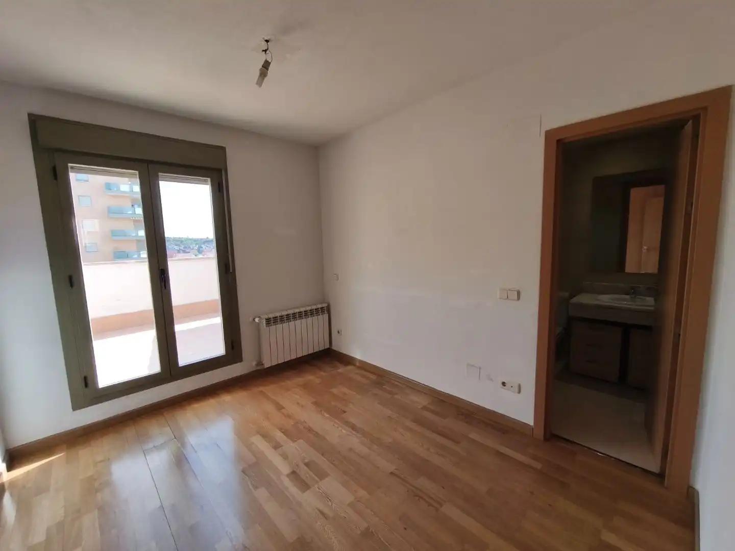 Bedroom of Flat for rent in Urbanizaciones