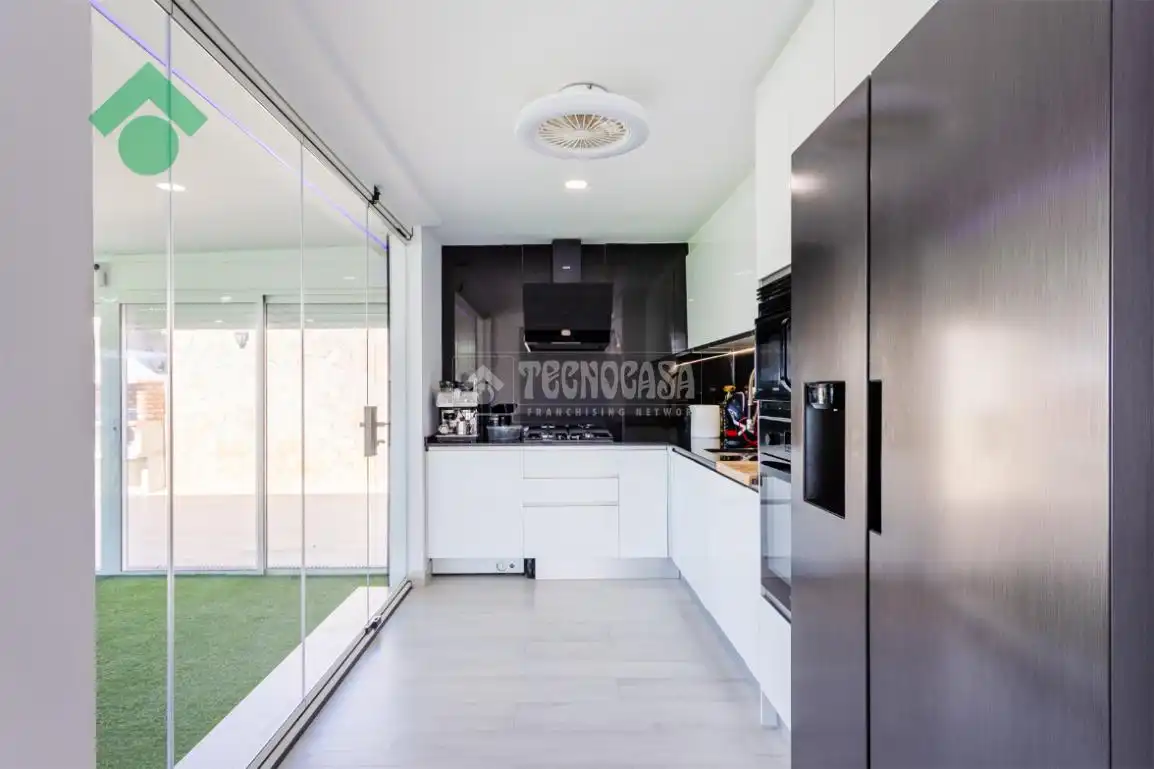 Kitchen of Houses for sale in Vélez-Málaga  with Air Conditioner, Terrace and Swimming Pool