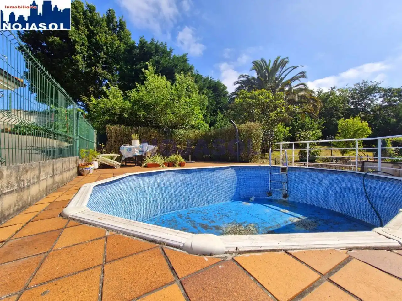 Piscina de Casa o chalet en venta en Meruelo con Calefacción, Jardín privado y Terraza