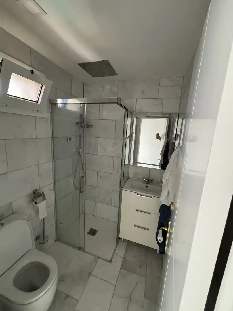 Bany de Casa o xalet en venda en Mediona amb Aire condicionat, Piscina i Balcó