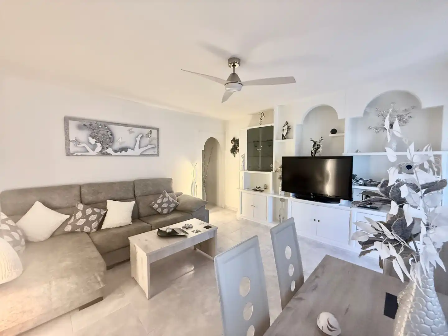 Living room of Flat for sale in Madrid  with Heating, Terrace and Furnished