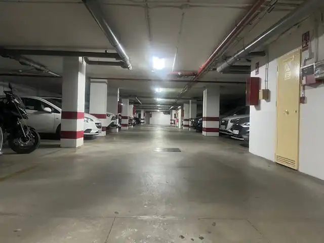 Parking of Flat for sale in Sevilla  with Air Conditioner, Heating and Terrace