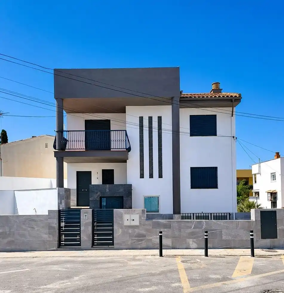 Casa amb terrassa en venda a Gójar