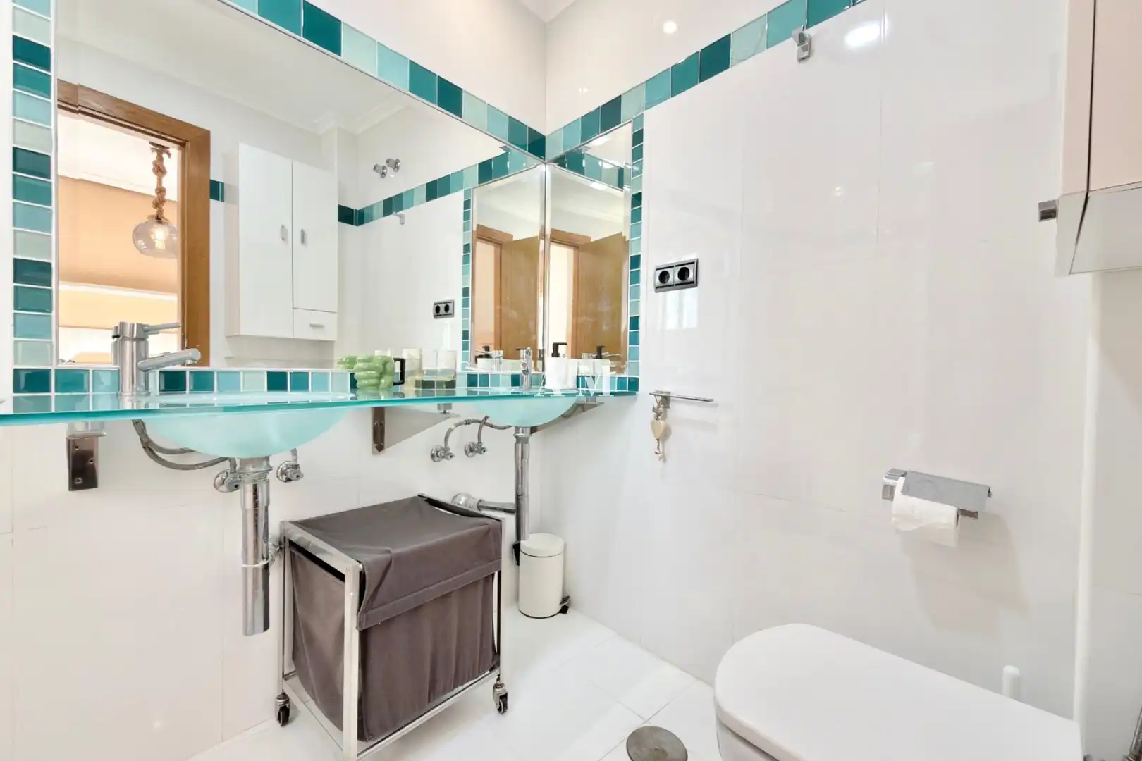 Bany de Apartament de lloguer en Torrevieja amb Aire condicionat, Calefacció i Terrassa