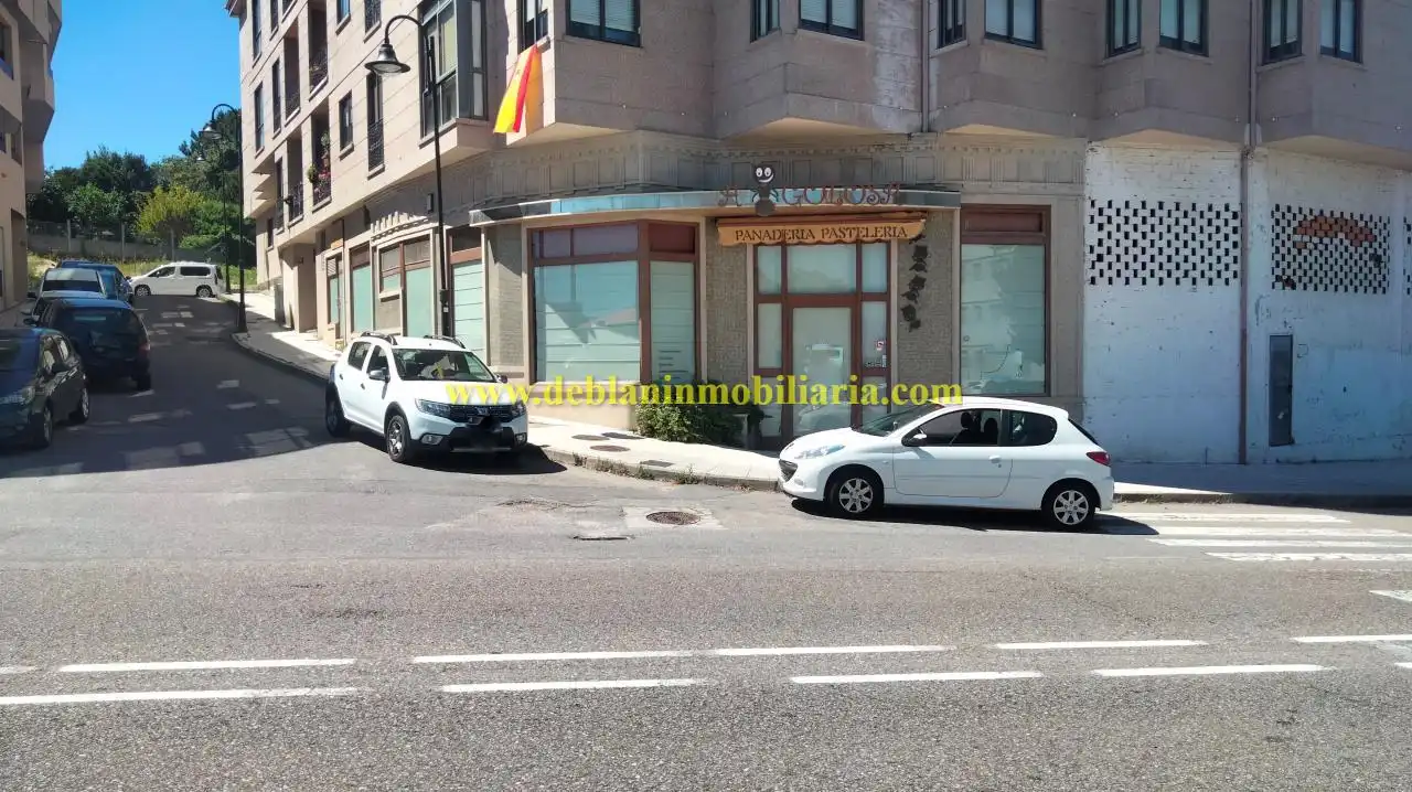 Locale commerciale in affitto a Avd. de Bueu, imagen 4