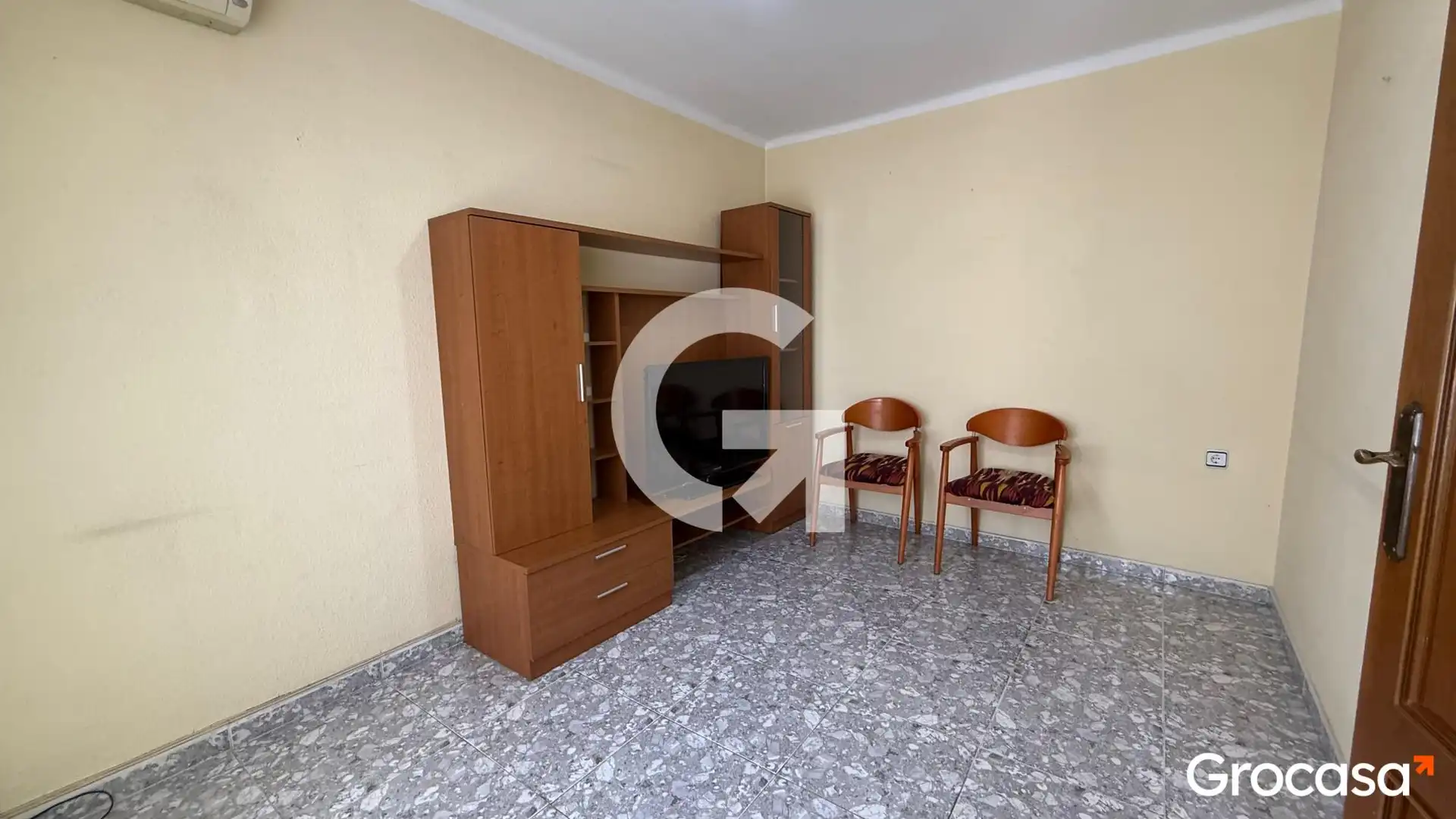 Living room of Flat for sale in Mataró  with Air Conditioner, Terrace and Oven