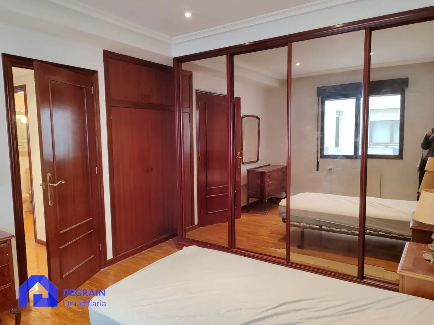 Schlafzimmer von Wohnung zum Verkauf in Oviedo  mit Heizung und Abstellraum