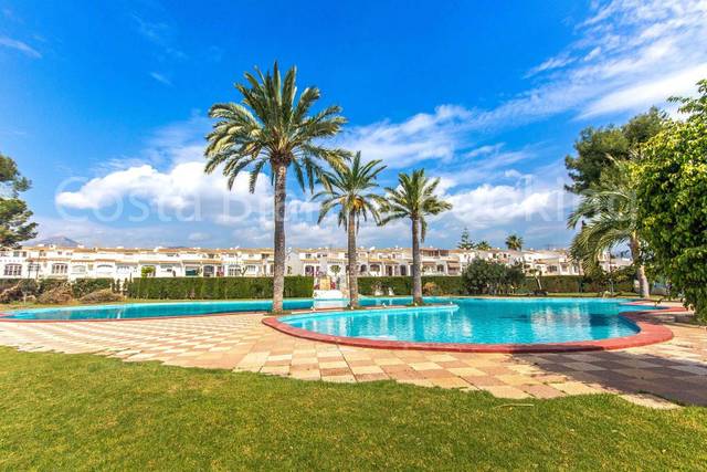 Casa-chalet en Venta en Pueblo - Urbanizaciones