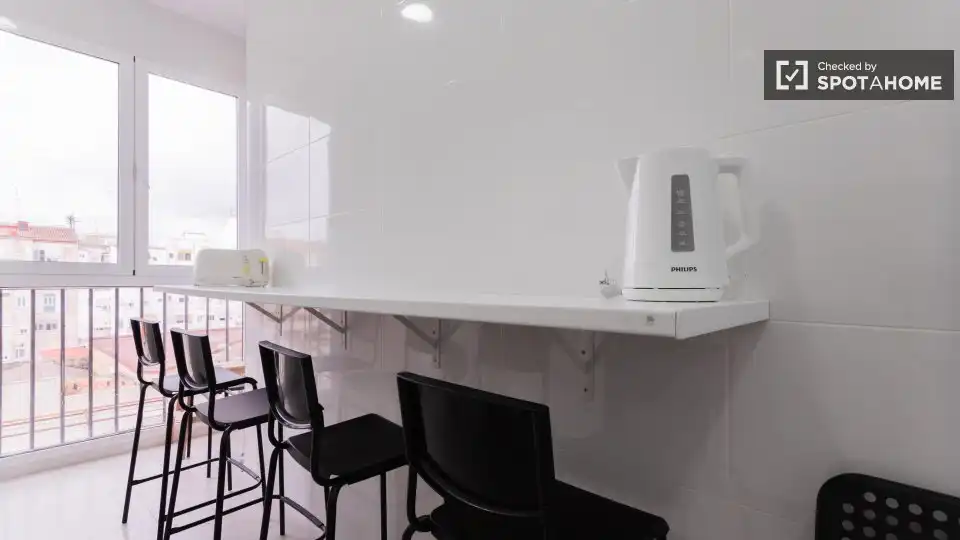 Cocina de Piso para compartir en Valencia con Aire acondicionado, Calefacción y Amueblado