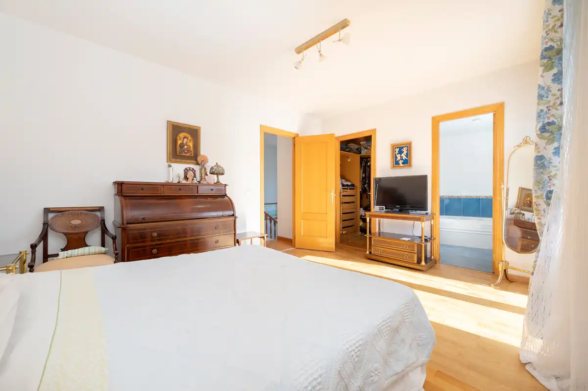 Habitación de Casa adosada en venta en Colmenar Viejo con Calefacción, Parquet y Terraza