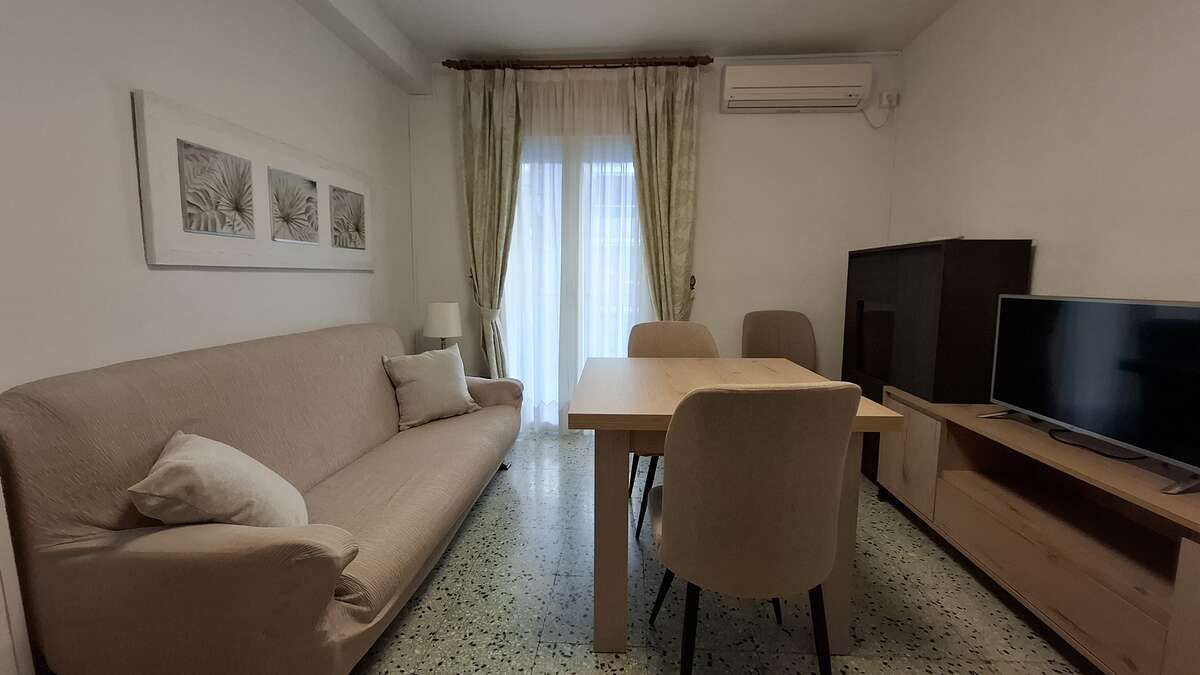 Sala d'estar de Pis de lloguer en  Córdoba Capital amb Aire condicionat, Terrassa i Moblat
