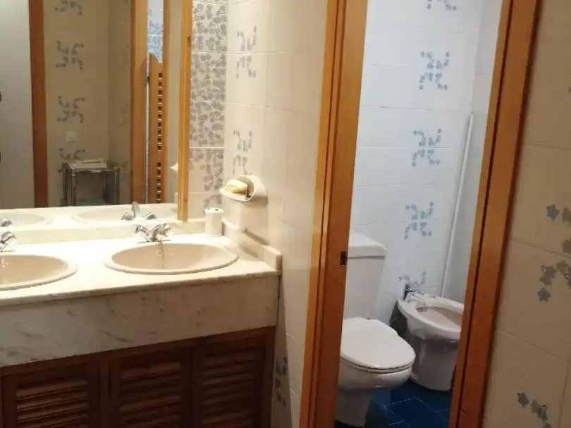 Bany de Pis en venda en Montilla amb Aire condicionat, Terrassa i Balcó