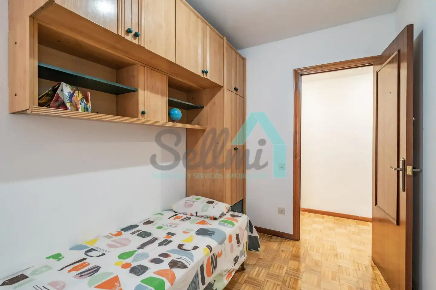 Habitación de Piso de alquiler en Oviedo  con Calefacción, Parquet y Terraza