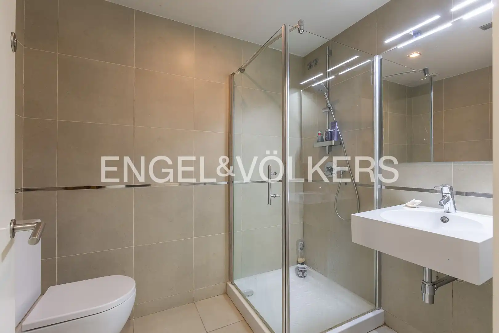 Bathroom of Houses for sale in Sant Cugat del Vallès  with Air Conditioner, Heating and Private garden