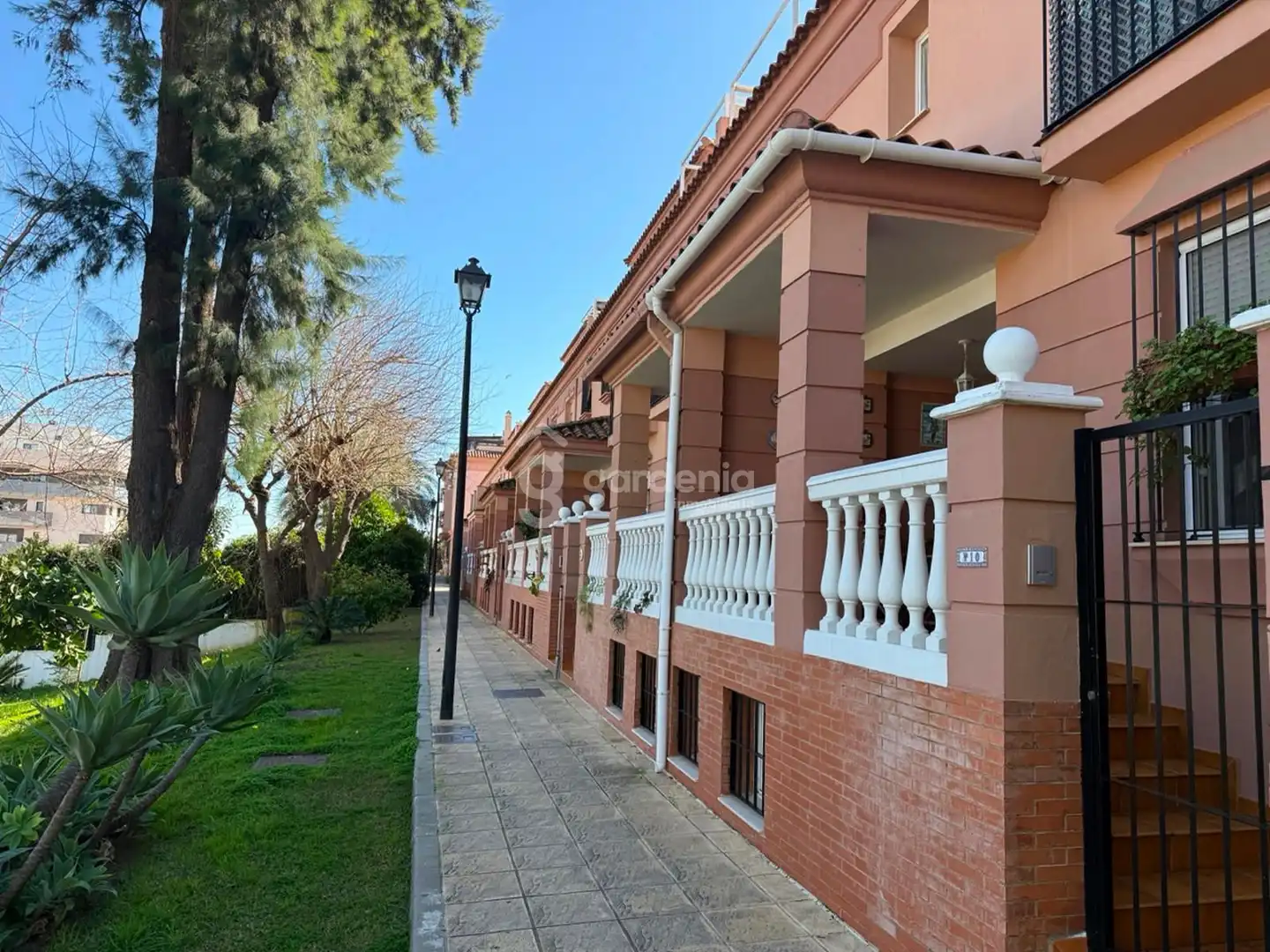 Vista exterior de Piso en venta en Tomares con Aire acondicionado y Terraza