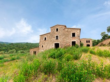 Casa rústica con jardín en venta en Can Carbó
