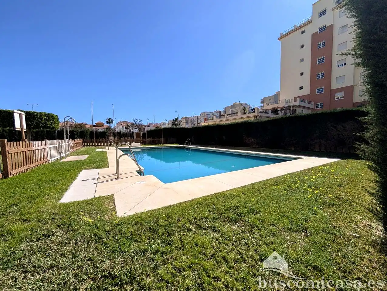 Piscina de Planta baja en venta en Algarrobo con Jardín privado, Terraza y Amueblado