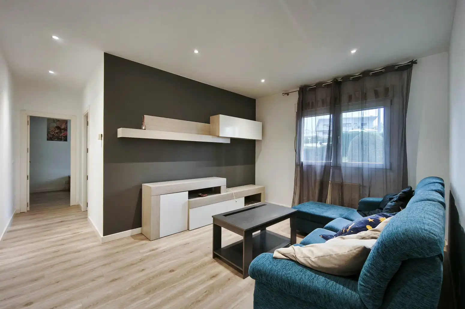 Sala de estar de Piso en venta en Lugo con Calefacción, Trastero y Amueblado