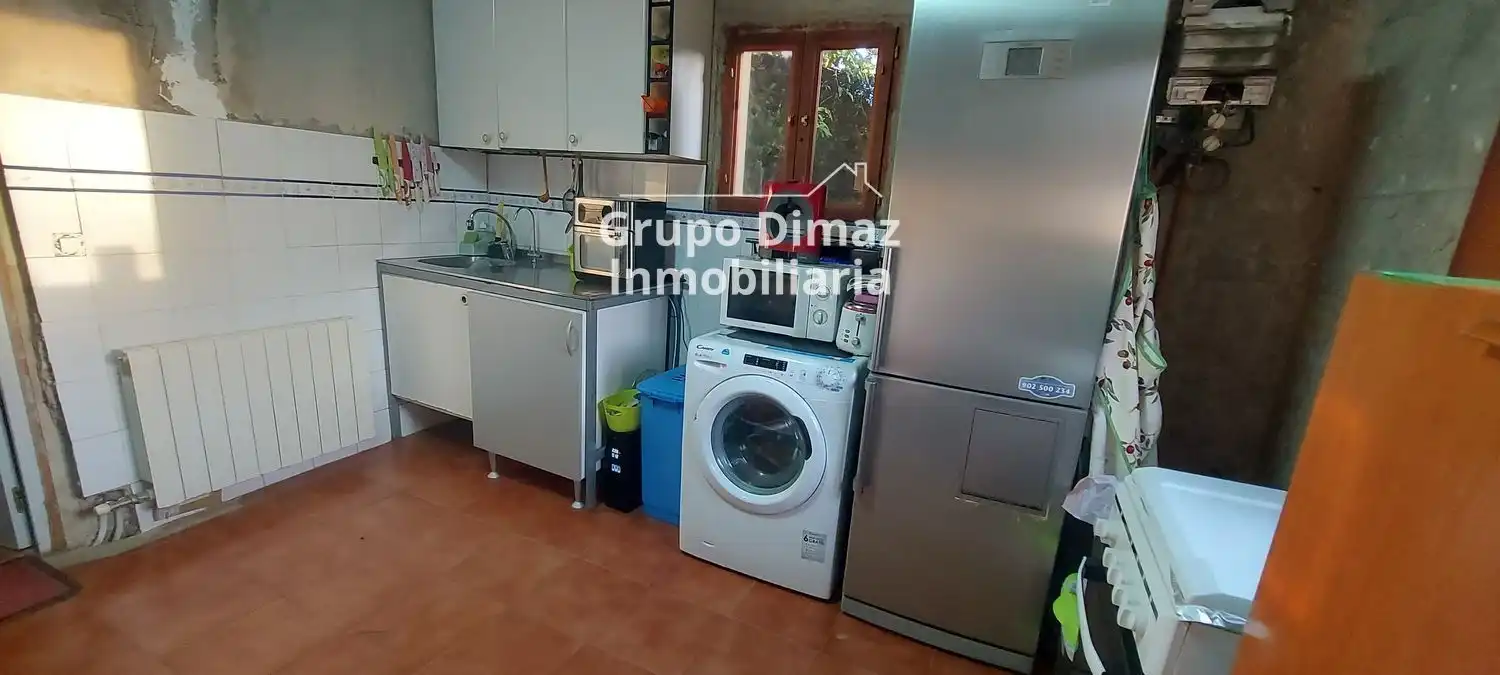Cuina de Casa o xalet en venda en Vidreres amb Terrassa, Traster i Piscina