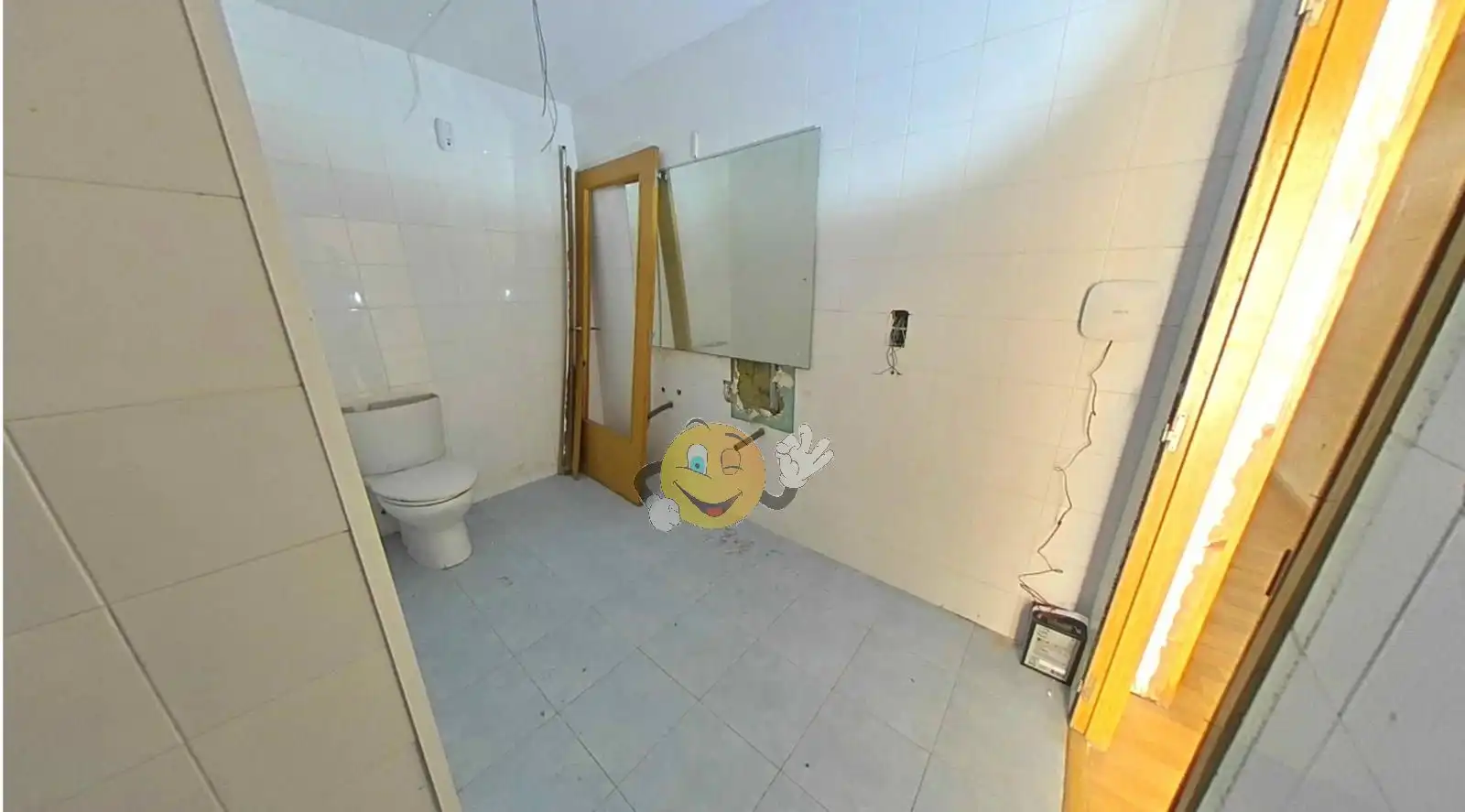 Bathroom of Flat for sale in Terrassa  with Parquet flooring