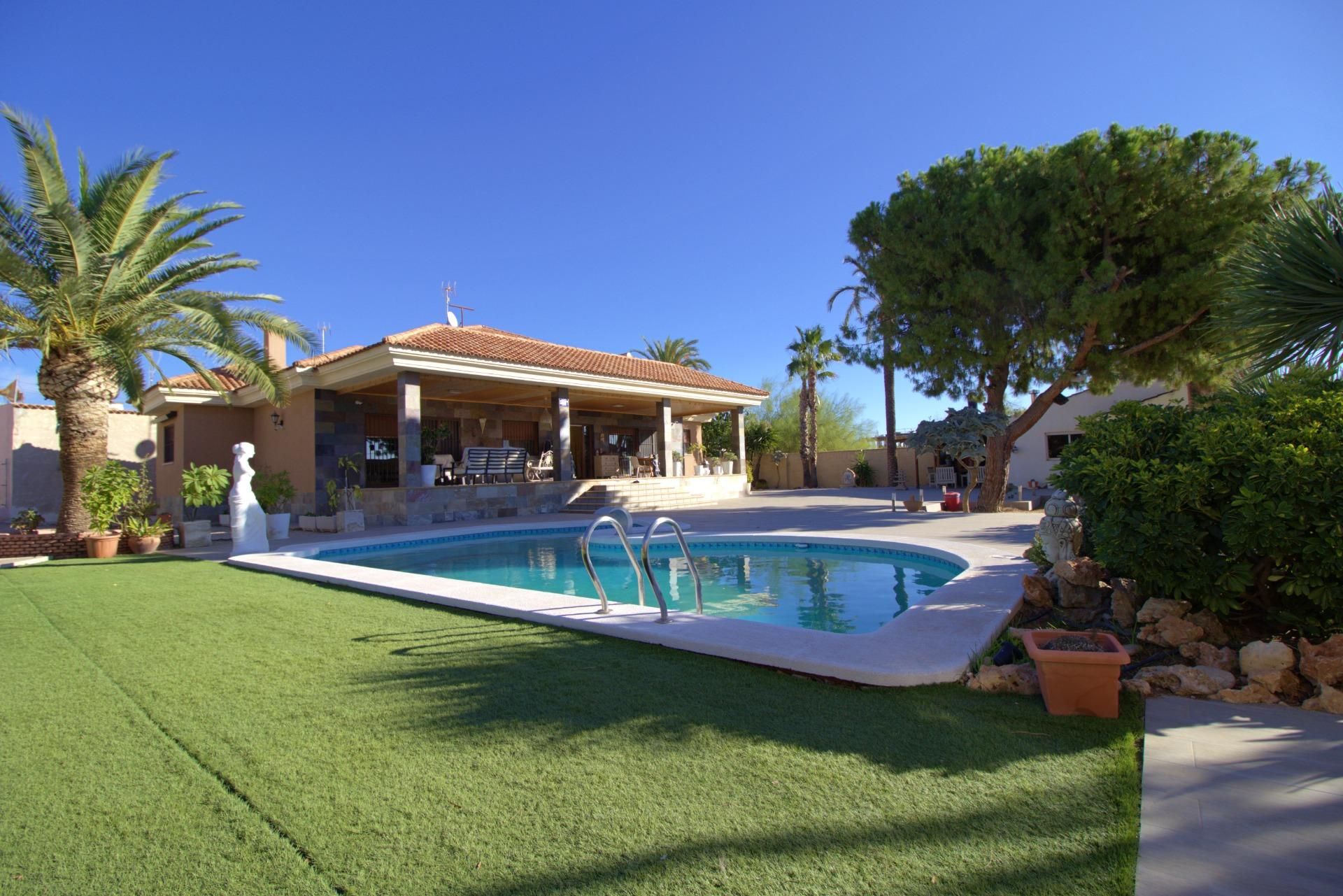 Piscina de Casa o xalet en venda en Elche / Elx amb Calefacció, Jardí privat i Piscina