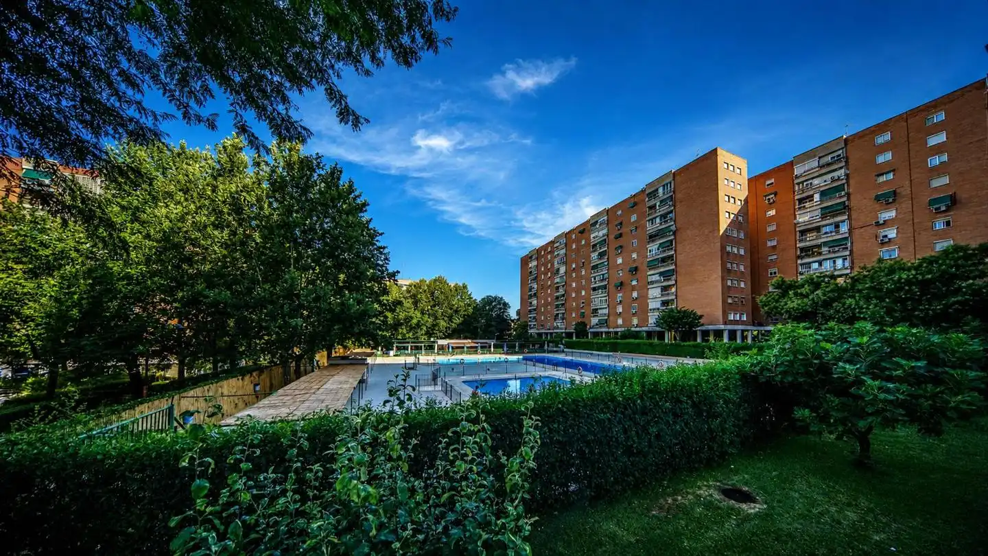 Swimming pool of Flat for sale in Alcorcón  with Air Conditioner, Heating and Swimming Pool