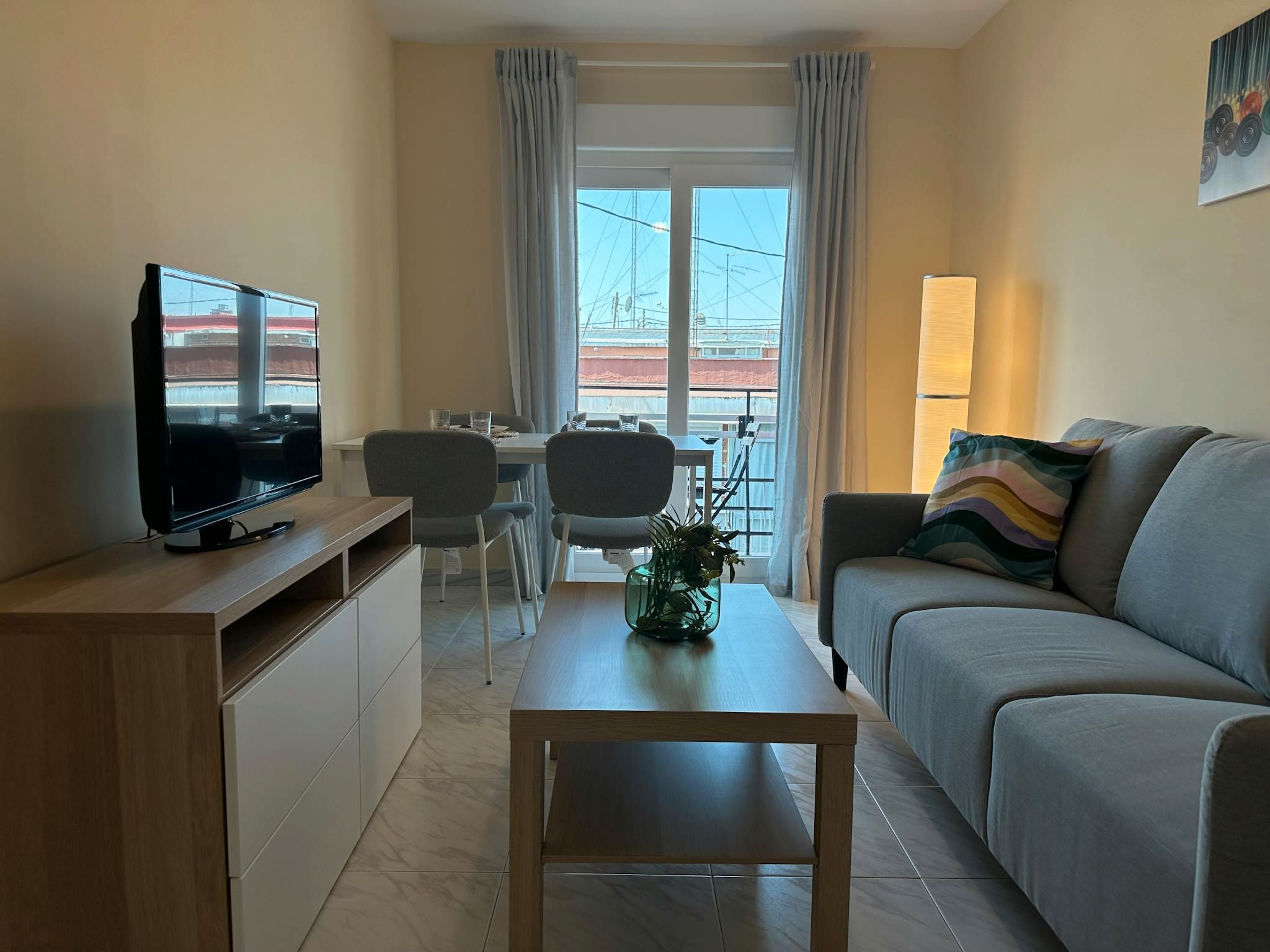 Sala d'estar de Pis de lloguer en  Madrid Capital amb Calefacció, Moblat i Rentadora