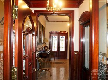 Casa amb balcó en venda a Calle Catalina Marín