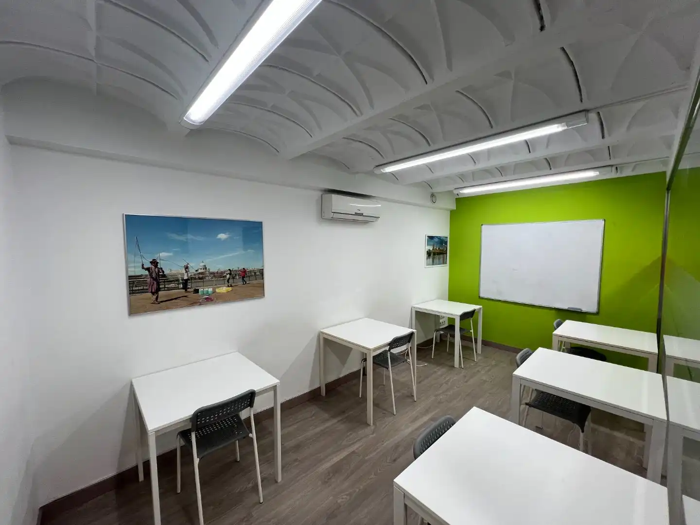Oficina de alquiler en Girona con Aire acondicionado, Amueblado y Internet