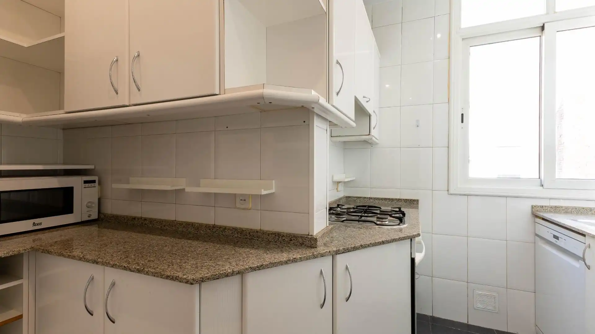 Küche von Wohnung zum Verkauf in Barcelona mit Klimaanlage, Heizung und Parkett