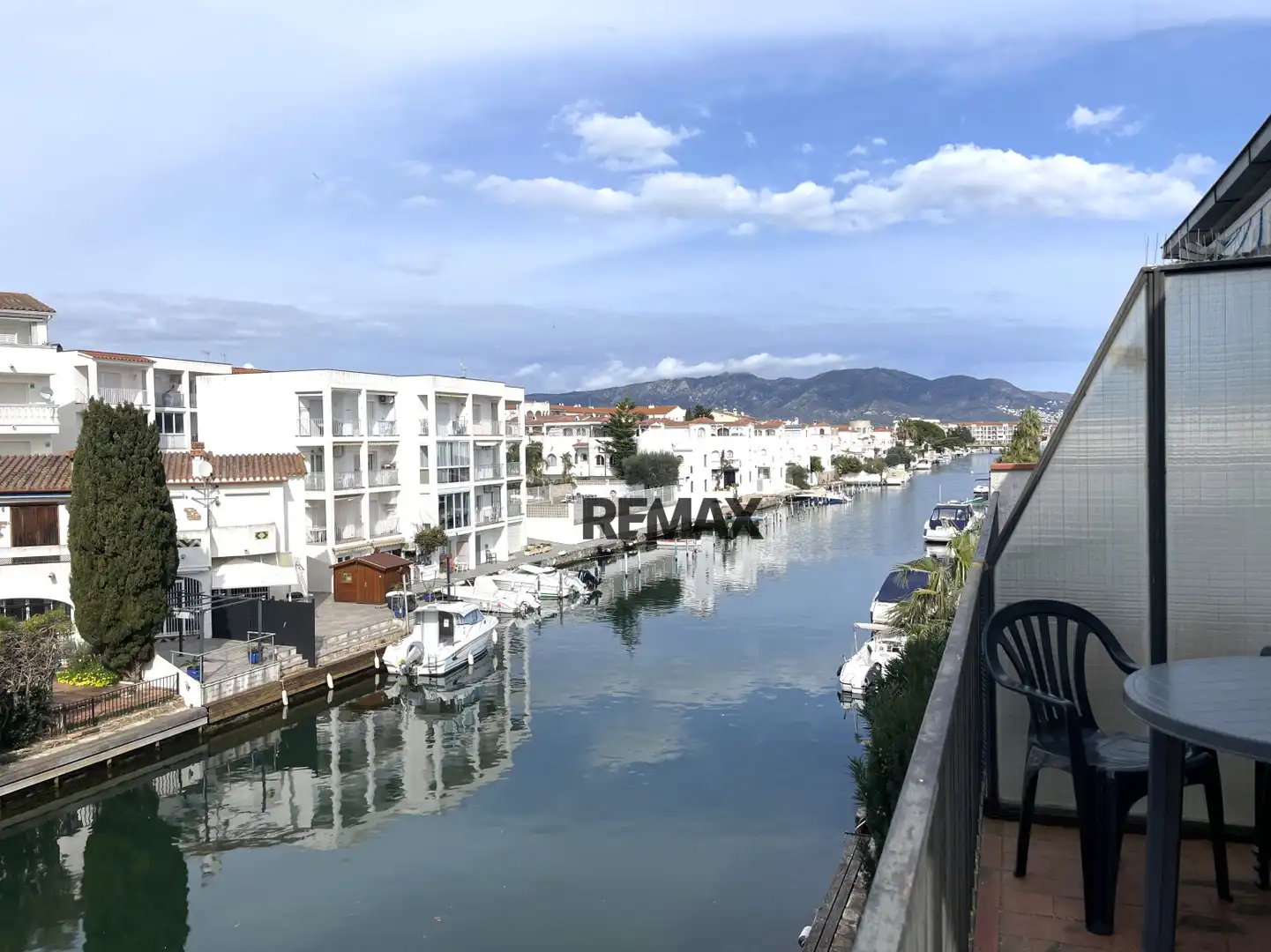 Außenansicht von Wohnung zum Verkauf in Empuriabrava mit Heizung, Möbliert und Balkon