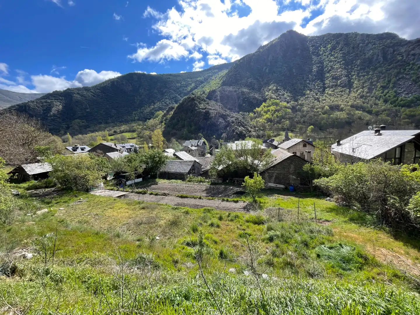 Vista exterior de Casa o xalet en venda en Vall de Cardós amb Calefacció, Jardí privat i Parquet