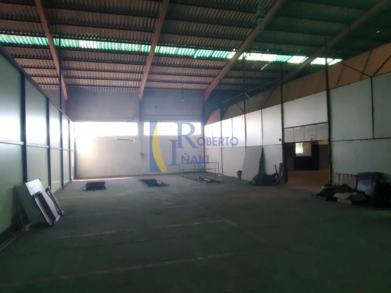 Nau industrial en venda en Villamañán