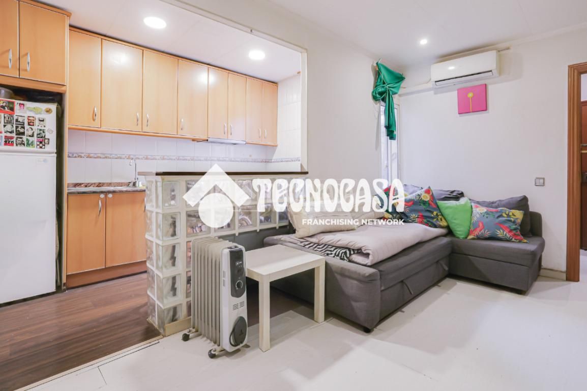 Flat for sale in Sant Adrià de Besòs  with Air Conditioner and Terrace